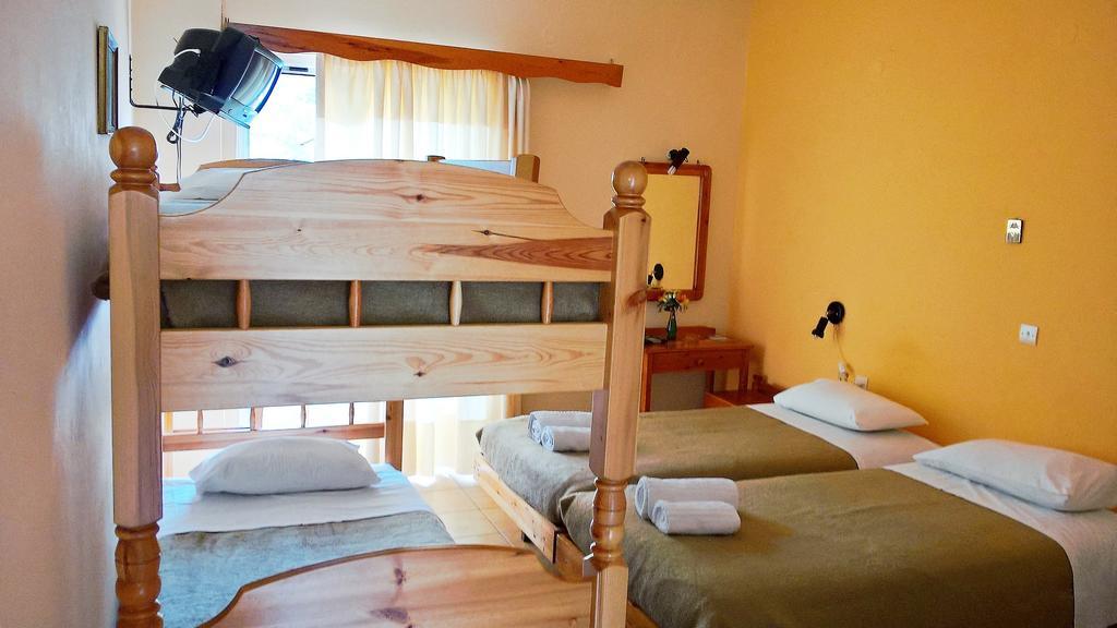 Hotel Galaxias Agioi Pandes Bagian luar foto